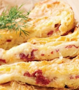 Pastırmalı ve Kaşarlı Börek